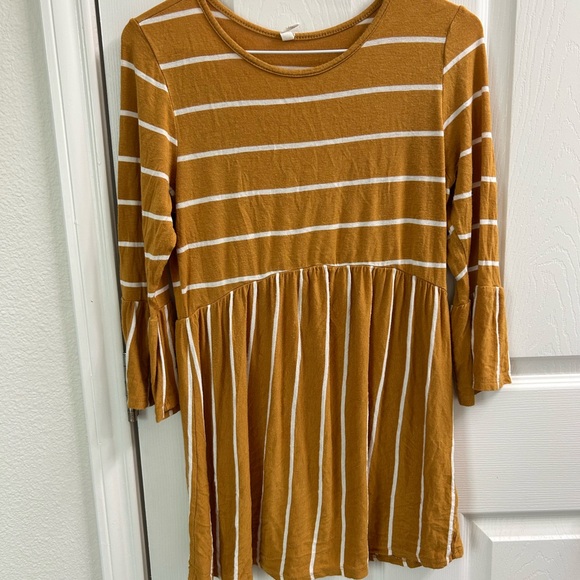 Pink blush maternity top - Picture 3 of 4